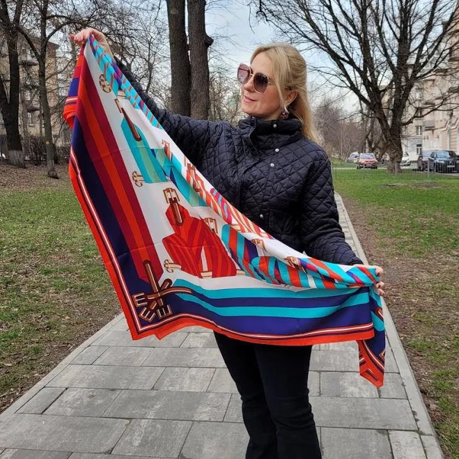 accessory Хустка жіноча шовкова Ремені 130х130 см Різнокольоровий ЕПІЦЕНТР $550