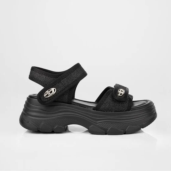 shoes Босоніжки на платформі у чорному кольорі fours-shoes.com $2210