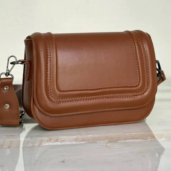 bag Сумка крос-боді екошкіра світло-коричнева 24x17x7 см 193H Valiza Mrii $990