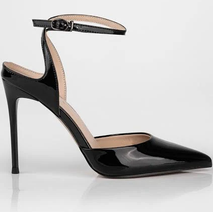 shoes Босоніжки на підборах у чорному кольорі fours-shoes.com $2790