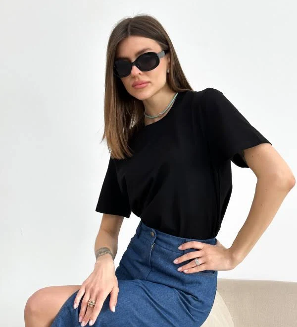 top Чорна базова футболка з бавовни Lilove.ua $500