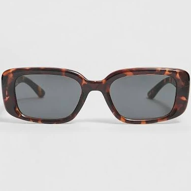 accessory Прямокутні сонцезахисні окуляри в оправі &laquo;під черепаху&raquo; Stradivarius $529