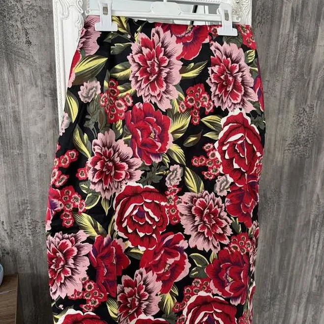 skirt Неймовірна атласна спідниця з квітами шовкова спідниця в квітковий принт спідниця олівець з квітами Shafa $543