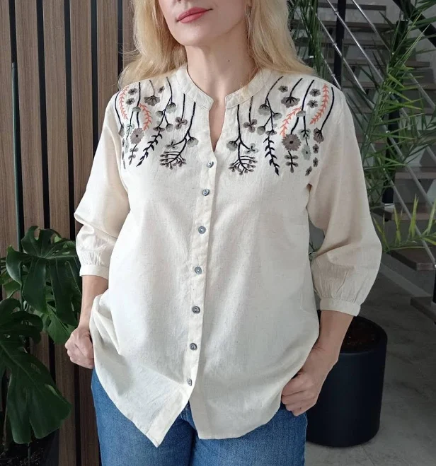 top Блуза бавовняна з квітковою вишивкою бежева (950) 50 bombayshop.in.ua $850