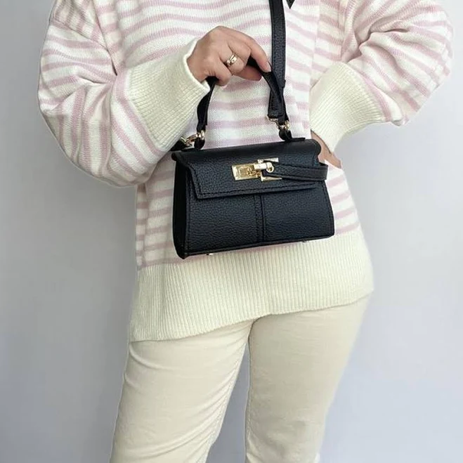 bag Стильна чорна міні-сумка з короткою ручкою та золотою фурнітурою Shafa $995