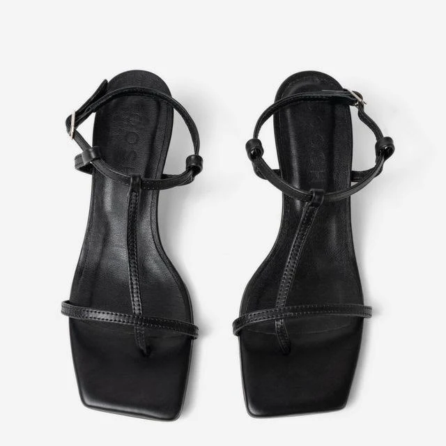 shoes COOSH Босоніжки на підборах шкіряні з тонкими ремінцями Куш COOSH $3900