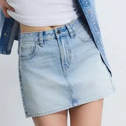 skirt D60 Базова джинсова мініспідниця Stradivarius $1049