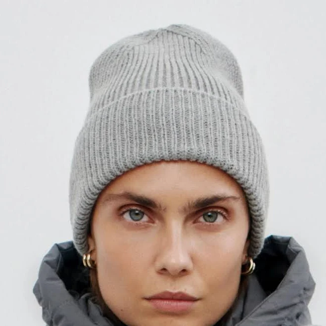 accessory Світло-сіра в'язана шапка біні з вовни MUSTHAVE MustHave $1399