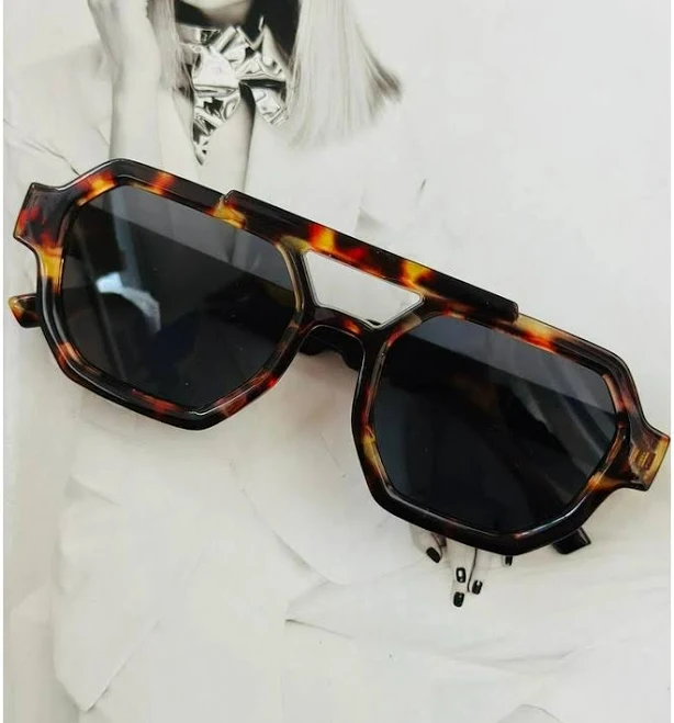 accessory Сонцезахисні окуляри в геометричній оправі (oversize) Черепаховий принт + сірий (0787). Сонцезахисні окуляри ROZETKA $390