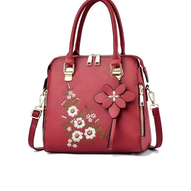 bag Жіноча сумка з вишивкою та брелоком Store Червоний. Сумки ROZETKA $1101