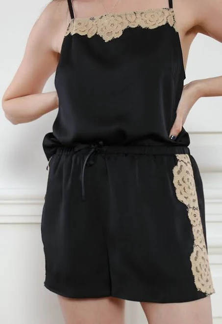 shorts Атласные шорты с кружевом Tiffani DolceDonna Dolcedonna $490