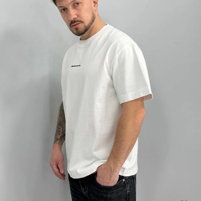 oversized t-shirt Футболка чоловіча біла оверсайз із мінімалістичним принтом та необробленими краями Dжинс-Xit $1650