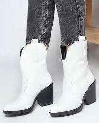 shoes Жіночі білі черевики козаки демісезонні EveryWear $2360
