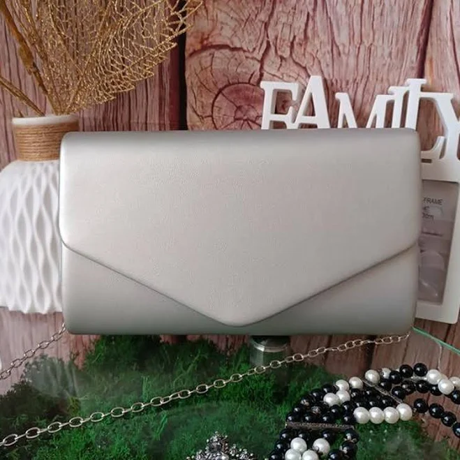 bag Срібна сумка - клатч. нова! клатчі сріблястий, магніт, метал, для жінок, прямокутна Shafa $550