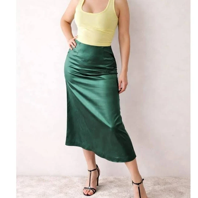 skirt Спідниця міді атласна А-силуєту Emerald Luxury - Смарагдова 46. Жіночі спідниці ROZETKA $1050