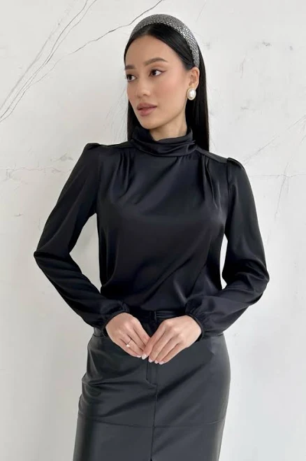 top Шёлковая блузка с воротником, чёрная 21312 mo-woman $1107