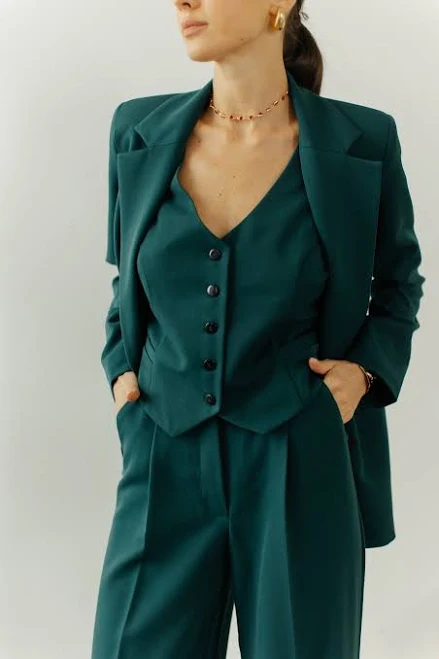 suit Костюм: пиджак, классический жилет и брюки-палаццо. Бренд VIRNA $8760